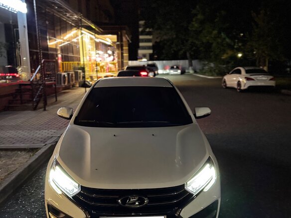 2023 Lada (ВАЗ) Vesta I Рестайлинг (NG), белый, 1300000 рублей - вид 1
