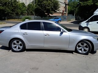 2003 BMW 5 серии 520i V (E60/E61), серебристый, 800000 рублей, вид 4