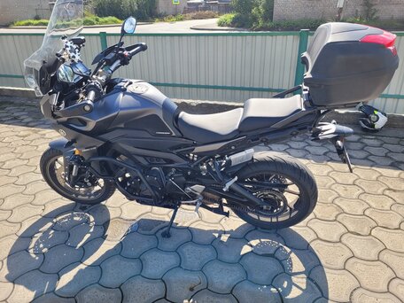 2015 Yamaha MT-09 Tracer (FJ-09), серый, 780000 рублей, вид 3
