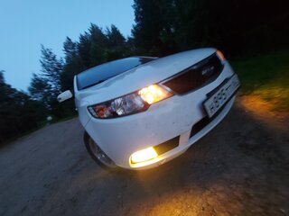 2009 Kia Cerato I Рестайлинг, белый, 450000 рублей, вид 4