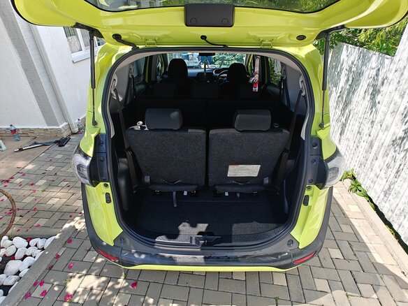 2017 Toyota Sienta II, жёлтый, 1150000 рублей - вид 23