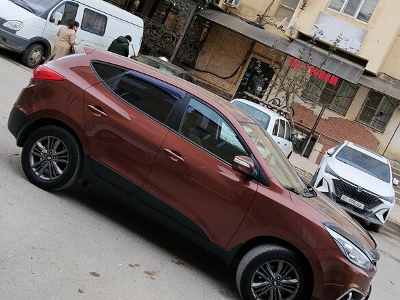 2013 Hyundai ix35 I Рестайлинг, коричневый, 1400000 рублей
