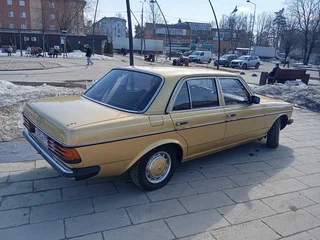 1977 Mercedes-Benz W123 200, золотистый, 430000 рублей, вид 2