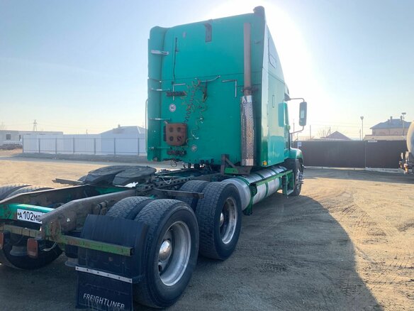2003 Freightliner Century Class, зелёный, 1450000 рублей - вид 2