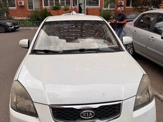 2011 Kia Rio II Рестайлинг, белый, 600000 рублей, вид 2