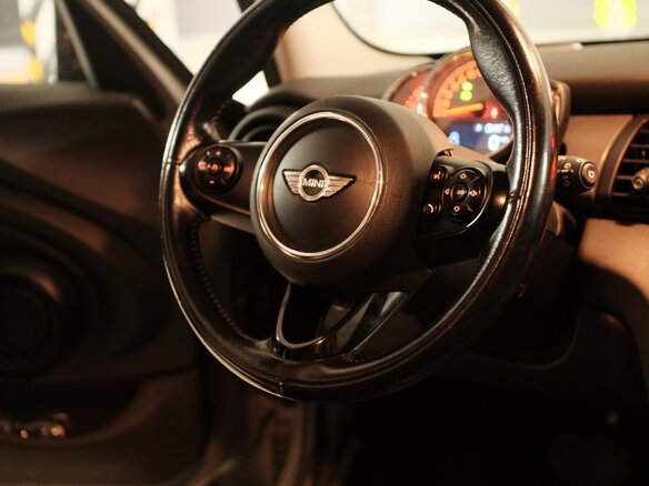 2018 Mini Hatch Cooper III (F55/F56), серый, 1700000 рублей - вид 14