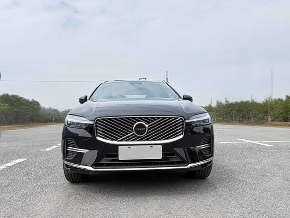 2026 Volvo XC60 II Рестайлинг 3, чёрный, 5660000 рублей - вид 5