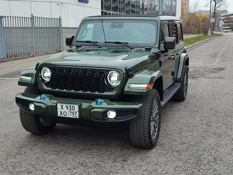 2023 Jeep Wrangler 4xe IV (JL) Рестайлинг, зелёный, 7200000 рублей, вид 5