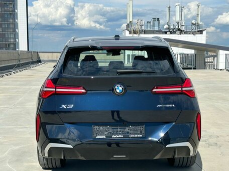 2025 BMW X3 Long 30L xDrive IV (G45/G48), чёрный, 8490000 рублей, вид 4