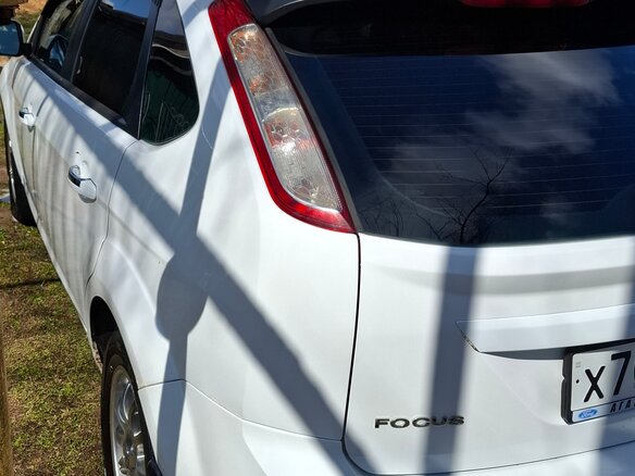 2010 Ford Focus II Рестайлинг, белый, 500000 рублей - вид 8