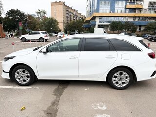 2021 Kia Ceed III Рестайлинг, белый, 2300000 рублей, вид 5