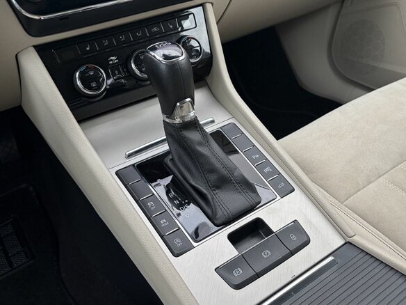 2020 Skoda Superb III Рестайлинг, серый, 2399000 рублей - вид 17