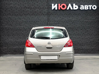 2011 Nissan Tiida I Рестайлинг, коричневый, 450000 рублей, вид 3