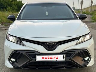 2018 Toyota Camry VIII (XV70), белый, 2999900 рублей, вид 4