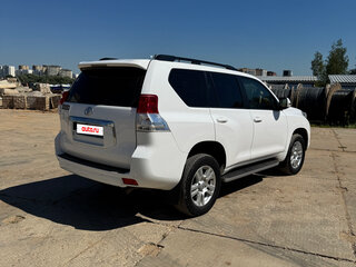 2013 Toyota Land Cruiser Prado 150 Series, белый, 3100000 рублей, вид 4