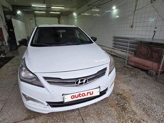 2014 Hyundai Solaris I Рестайлинг, белый, 450000 рублей, вид 3