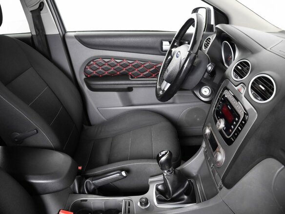 2011 Ford Focus II Рестайлинг, белый, 799000 рублей - вид 9