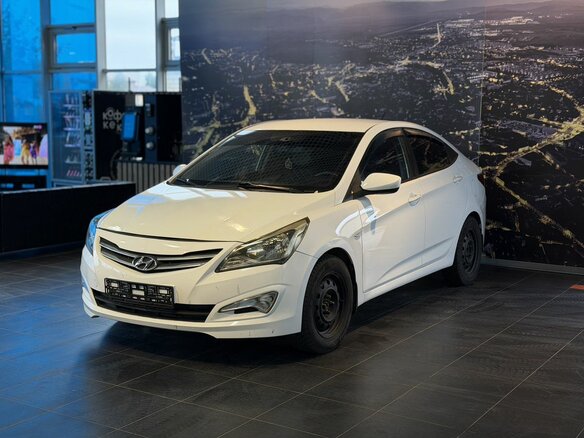 2015 Hyundai Solaris I Рестайлинг, белый, 650000 рублей - вид 2