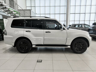 2020 Mitsubishi Pajero IV Рестайлинг 2, белый, 3380000 рублей, вид 4