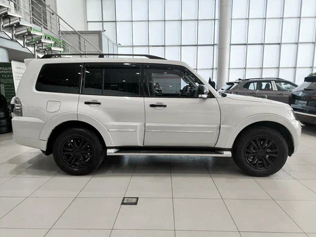 2020 Mitsubishi Pajero IV Рестайлинг 2, белый, 3380000 рублей, вид 4