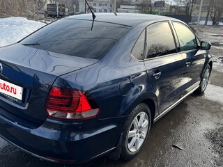 2015 Volkswagen Polo V Рестайлинг, синий, 1050000 рублей, вид 3