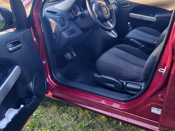 2012 Mazda 2 II Рестайлинг (DE2), красный, 930000 рублей - вид 6