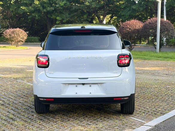 2026 Leapmotor A10 39.8 kWh, серый, 1490000 рублей - вид 5