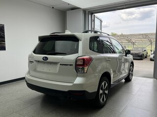 2017 Subaru Forester IV Рестайлинг 2, белый, 1899000 рублей, вид 4