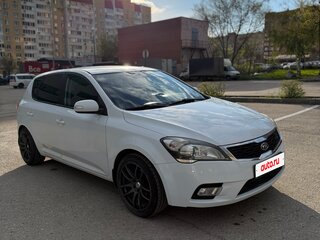 2011 Kia Ceed I Рестайлинг, белый, 700000 рублей, вид 5