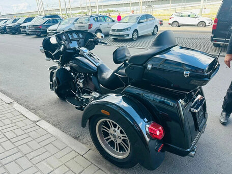 2018 Harley-Davidson Tri Glide, чёрный, 3750000 рублей, вид 5