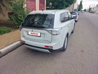 2014 Mitsubishi Outlander III Рестайлинг, белый, 1400000 рублей, вид 3