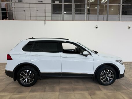 2021 Volkswagen Tiguan II Рестайлинг, белый, 2770000 рублей, вид 5