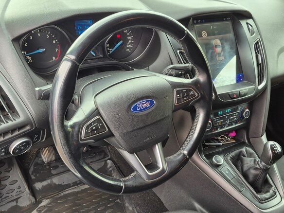 2017 Ford Focus III Рестайлинг, белый, 1200000 рублей - вид 8