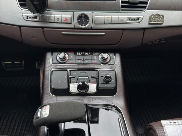 2015 Audi A8 Long III (D4) Рестайлинг, коричневый - вид 8