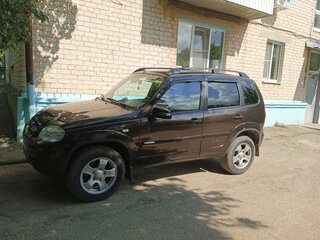2011 Chevrolet Niva I Рестайлинг, коричневый, 550000 рублей, вид 3