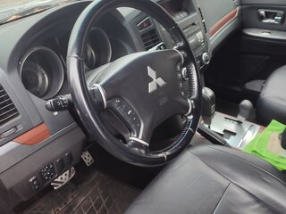 2007 Mitsubishi Pajero IV, серый, 1750000 рублей, вид 4