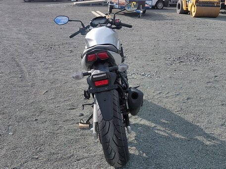 2024 Suzuki SV 650, серебристый, 685000 рублей, вид 4