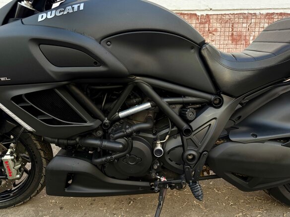 2013 Ducati Diavel, чёрный, 1000000 рублей - вид 4