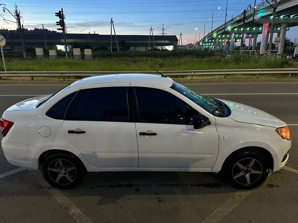 2019 Lada (ВАЗ) Granta I Рестайлинг, белый - вид 3
