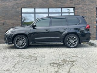 2017 Lexus LX 570 III Рестайлинг 2, чёрный, 7499000 рублей, вид 3