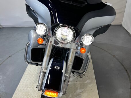2015 Harley-Davidson Electra Glide, серебристый, 899000 рублей, вид 3
