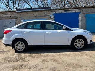 2017 Ford Focus III Рестайлинг, белый, 1550000 рублей, вид 4