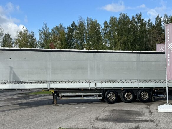 2015 Schmitz Cargobull 9084, серебристый - вид 3