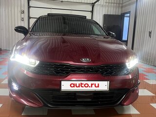 2020 Kia K5 III, красный, 2650000 рублей, вид 3