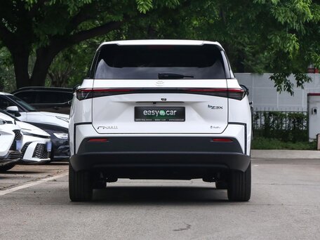 2026 Toyota bZ3X 58.3 kWh, белый, 3003000 рублей, вид 5