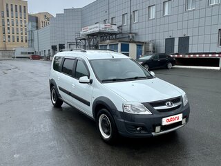 2017 Lada (ВАЗ) Largus Cross I, белый, 850000 рублей, вид 2