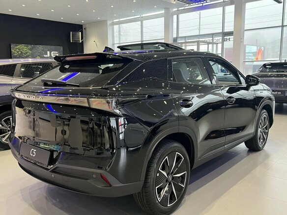 2026 Omoda C5 II, чёрный - вид 5