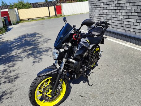 2016 Yamaha MT-07 (FZ-07), серебристый, 600000 рублей, вид 2