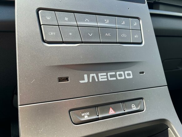 2026 Jaecoo J6, чёрный - вид 21
