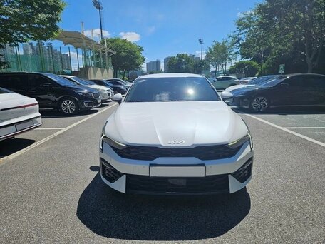 2023 Kia K5 LPi III Рестайлинг, белый, 2520000 рублей, вид 2